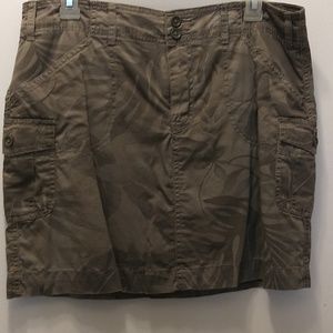 Faded Glory Ladies Skorts. Multi green leaf print. Size 10